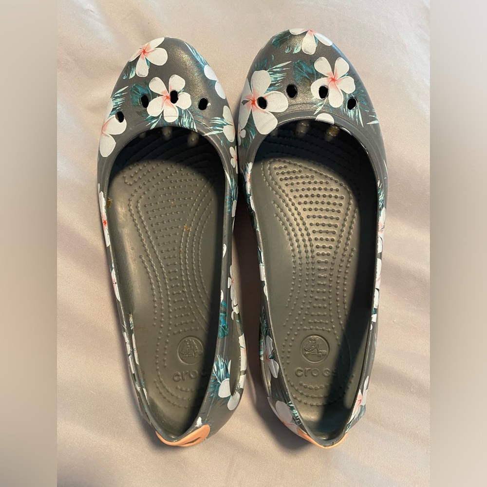 CROCS Ladies Floral Flats